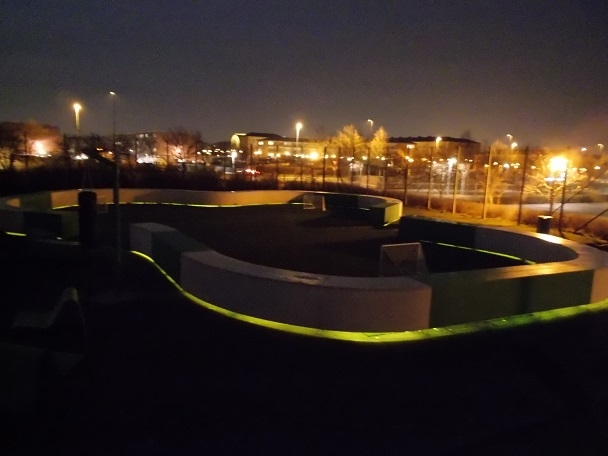 Lars Laj Sportausrüstung, Spiel Arenas