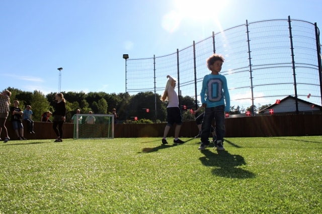 Lars Laj Sportausrüstung, Spiel Arenas