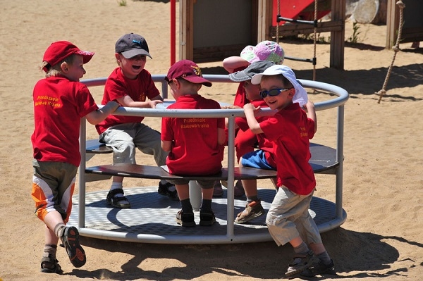 Lars Laj Spielplätze, Karusselle