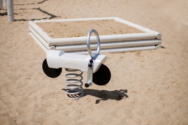 Lars Laj Spielplätze, Schaukel und Wippe