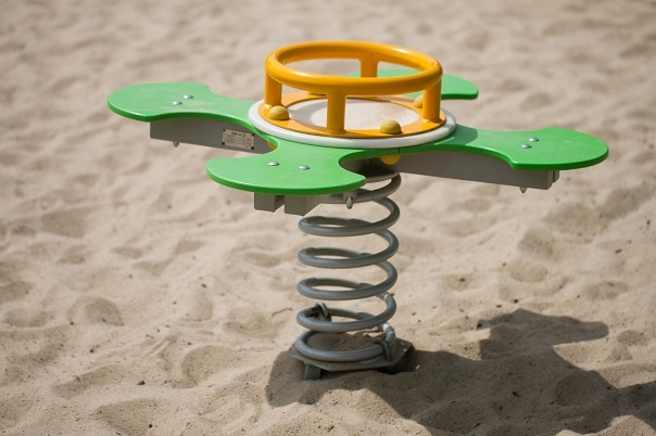 Lars Laj Spielplätze, Schaukel und Wippe